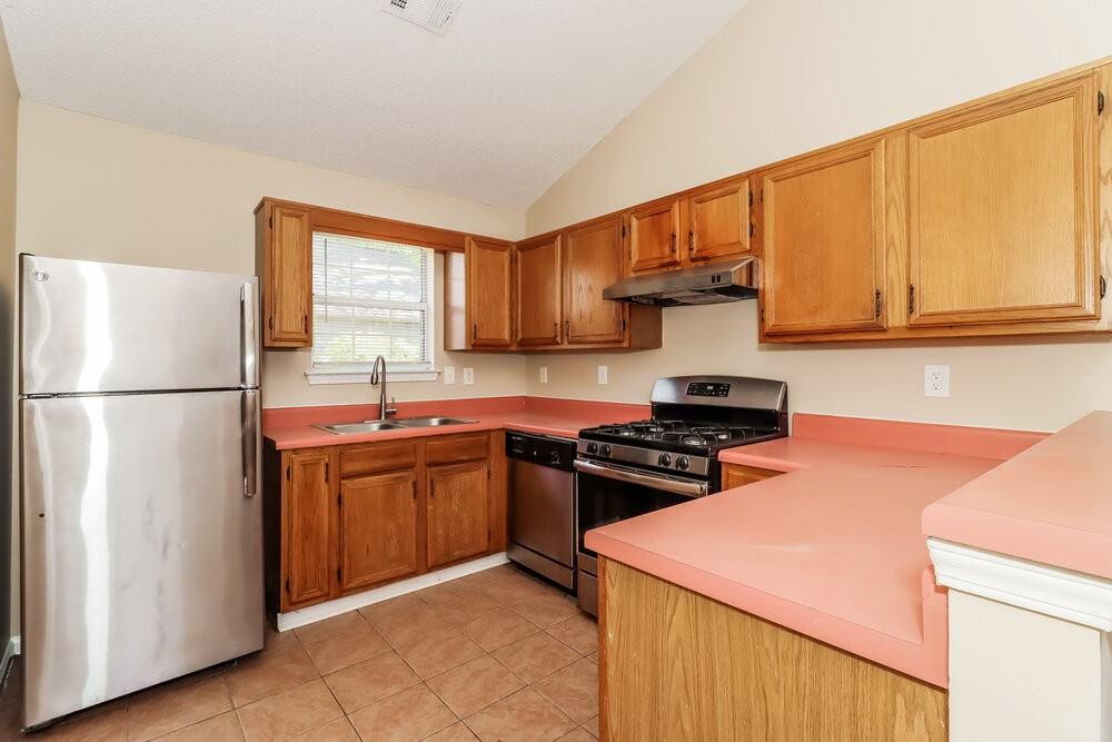 1486 Fall Creek Trce N - Photo 7 of 16