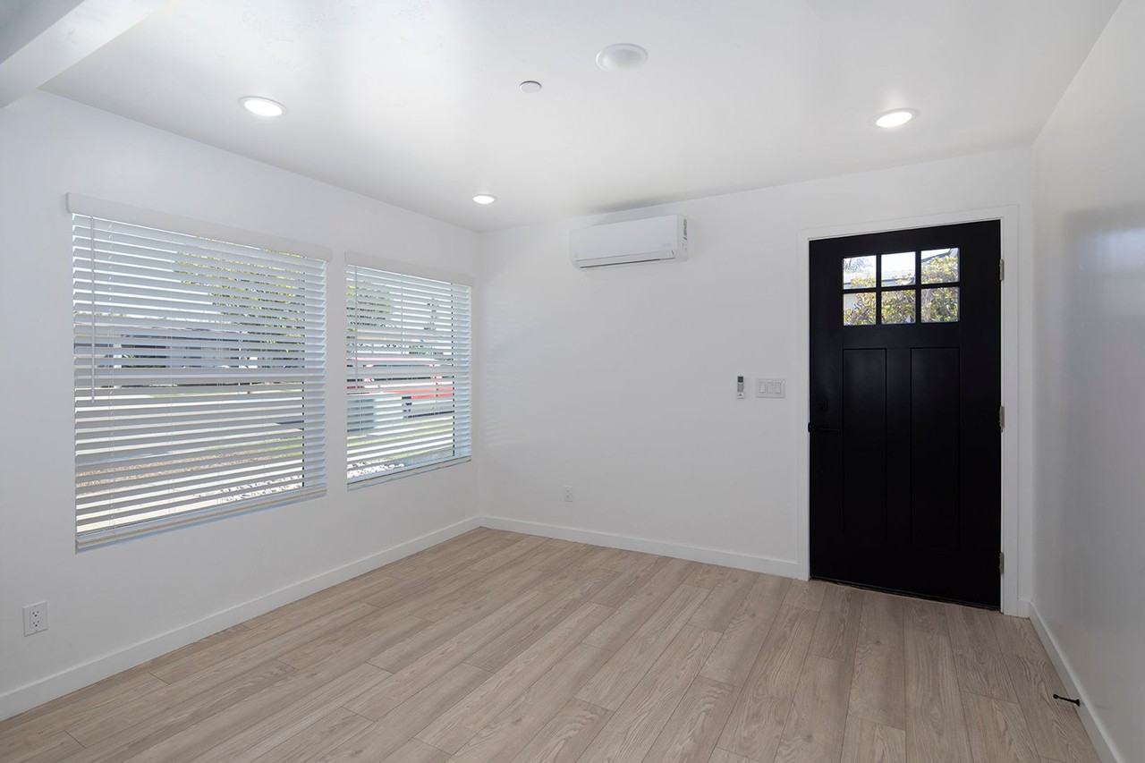 3025 Luna Ave - Photo 3 of 8