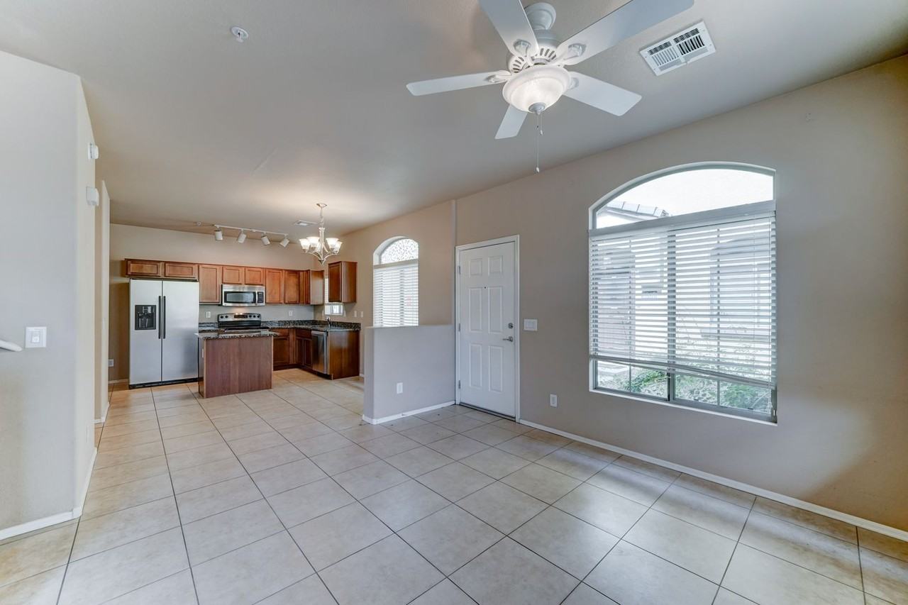 2725 E Mine Creek Rd #1068 - Photo 6 of 33