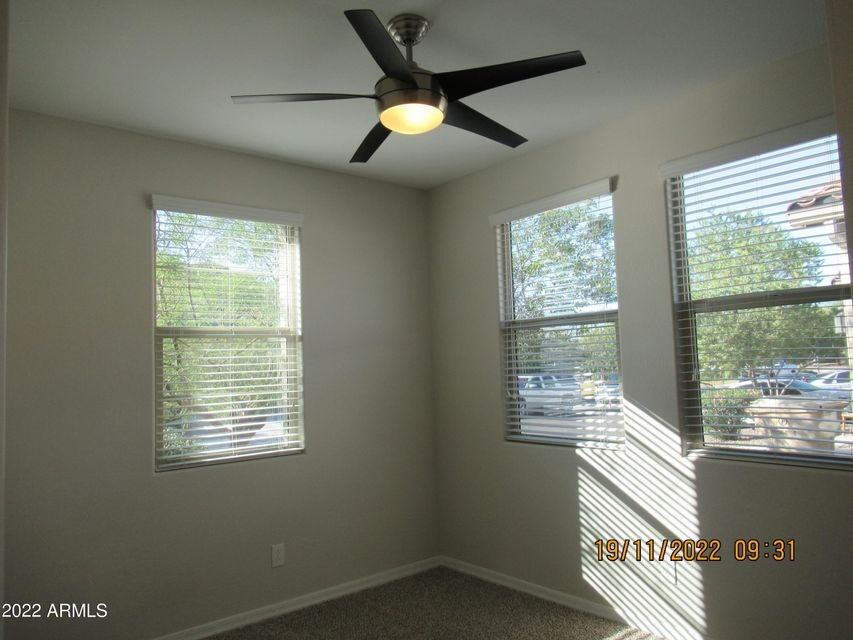 8530 W Flynn Ln - Photo 3 of 37