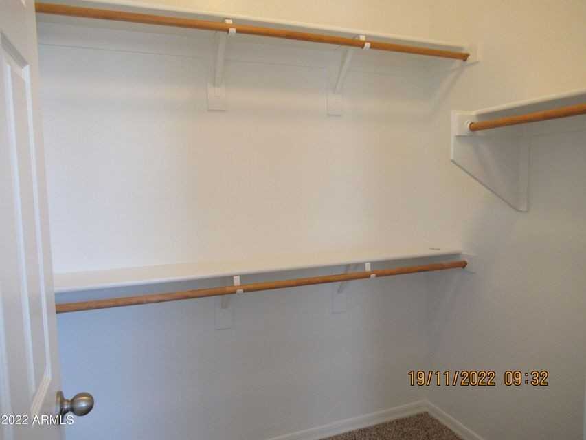 8530 W Flynn Ln - Photo 5 of 37
