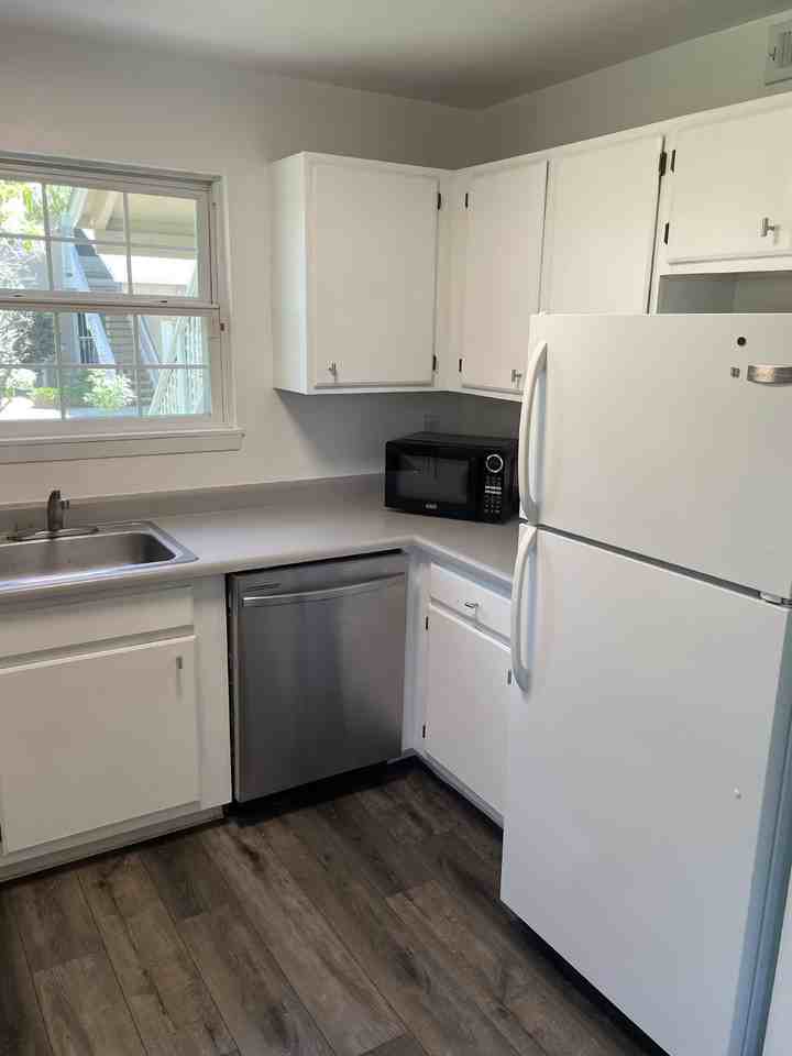 344 S Estes St - Photo 4 of 14