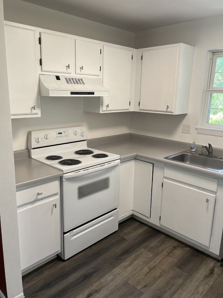 344 S Estes St - Photo 5 of 14