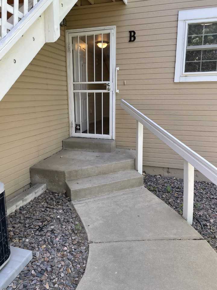 344 S Estes St - Photo 2 of 14