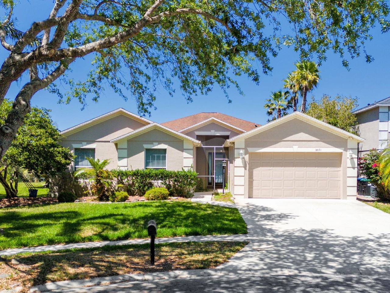 14101 Baroness Ct - Photo 2 of 50