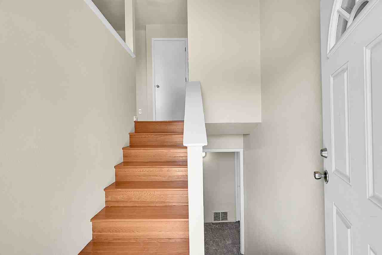 221 Jackson Ave - Photo 2 of 41