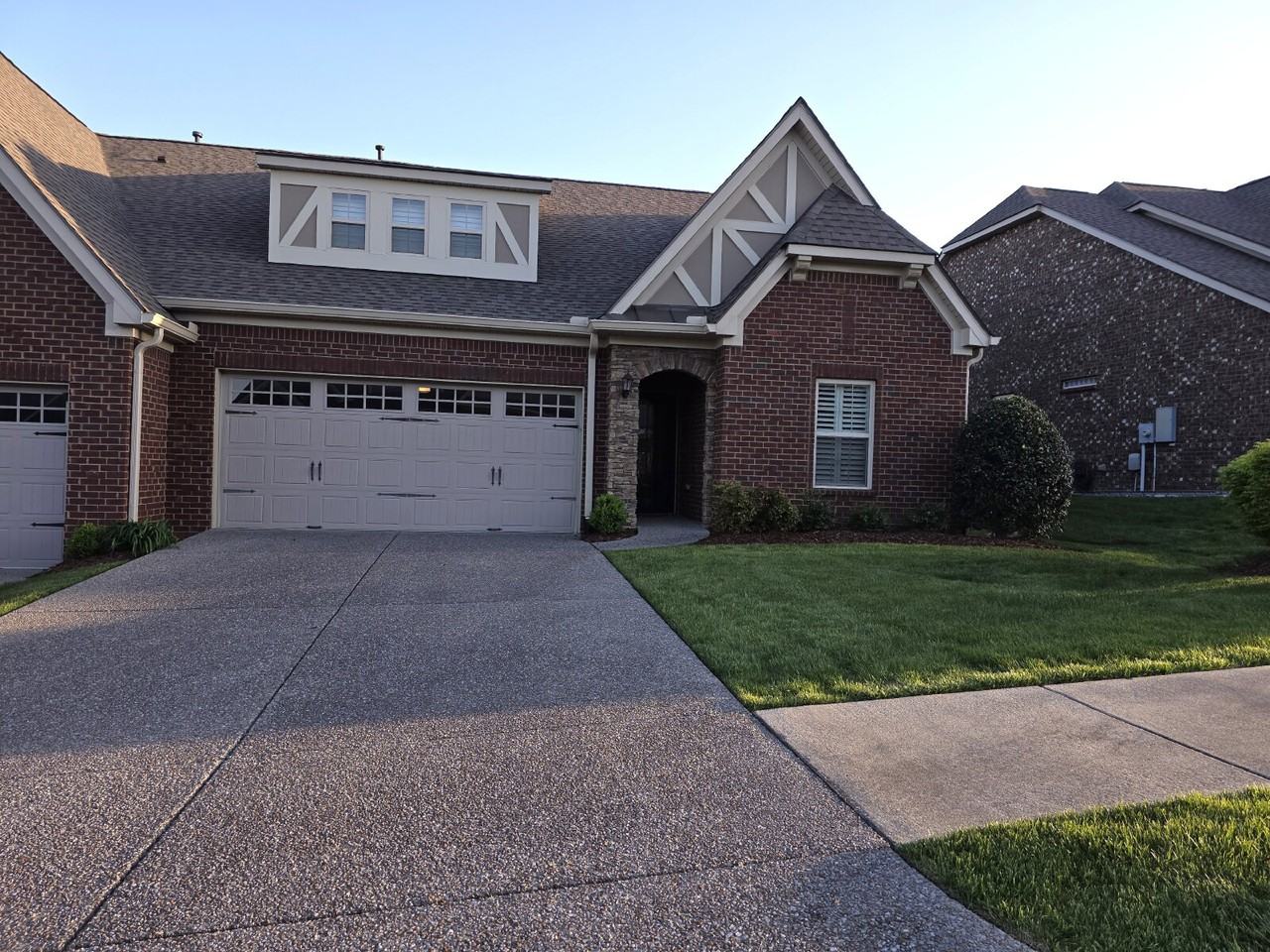 2107 Albatross Way - Photo 2 of 34