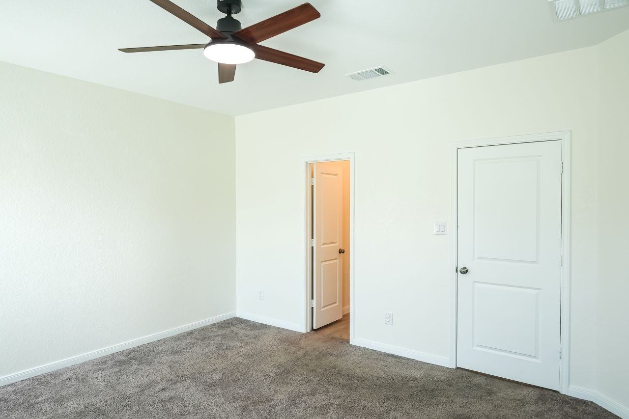 9134 James Bowie - Photo 7 of 26