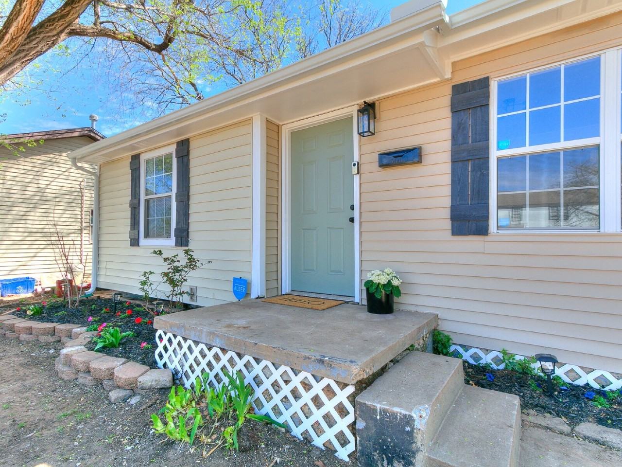 1448 Nw 97th St - Photo 2 of 20