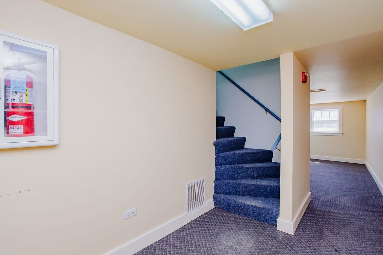 1305 Oswego Rd - Photo 6 of 46