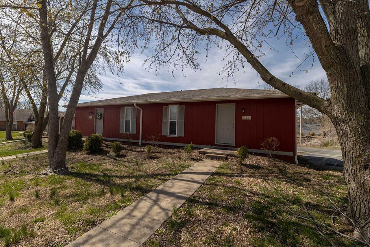 207 Wheaton Ct - Photo 2 of 30