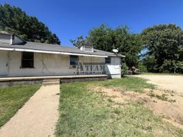 featured image of 845 N Prairieville St