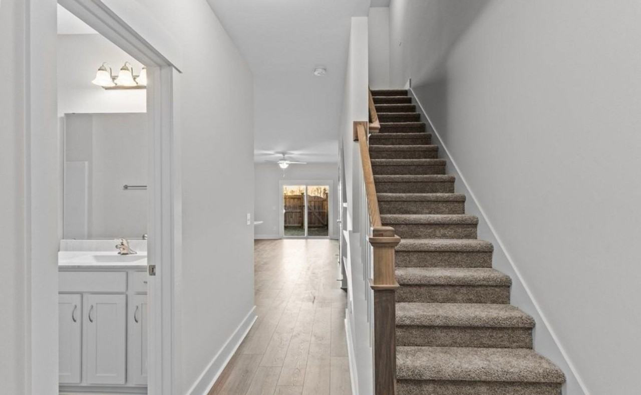 8250 Paramount Pt - Photo 3 of 31