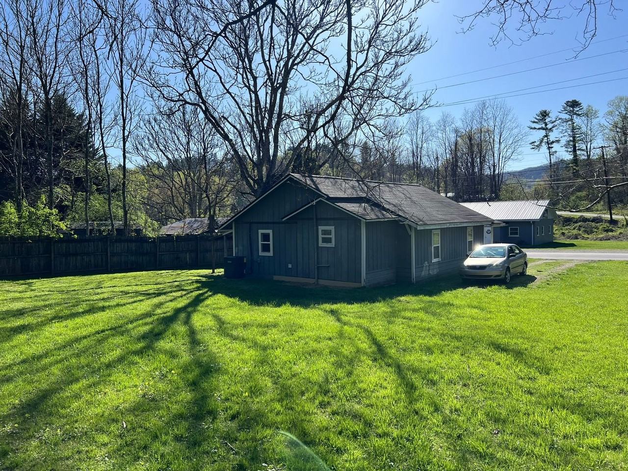 33 Nicholson Creek Rd - Photo 4 of 18