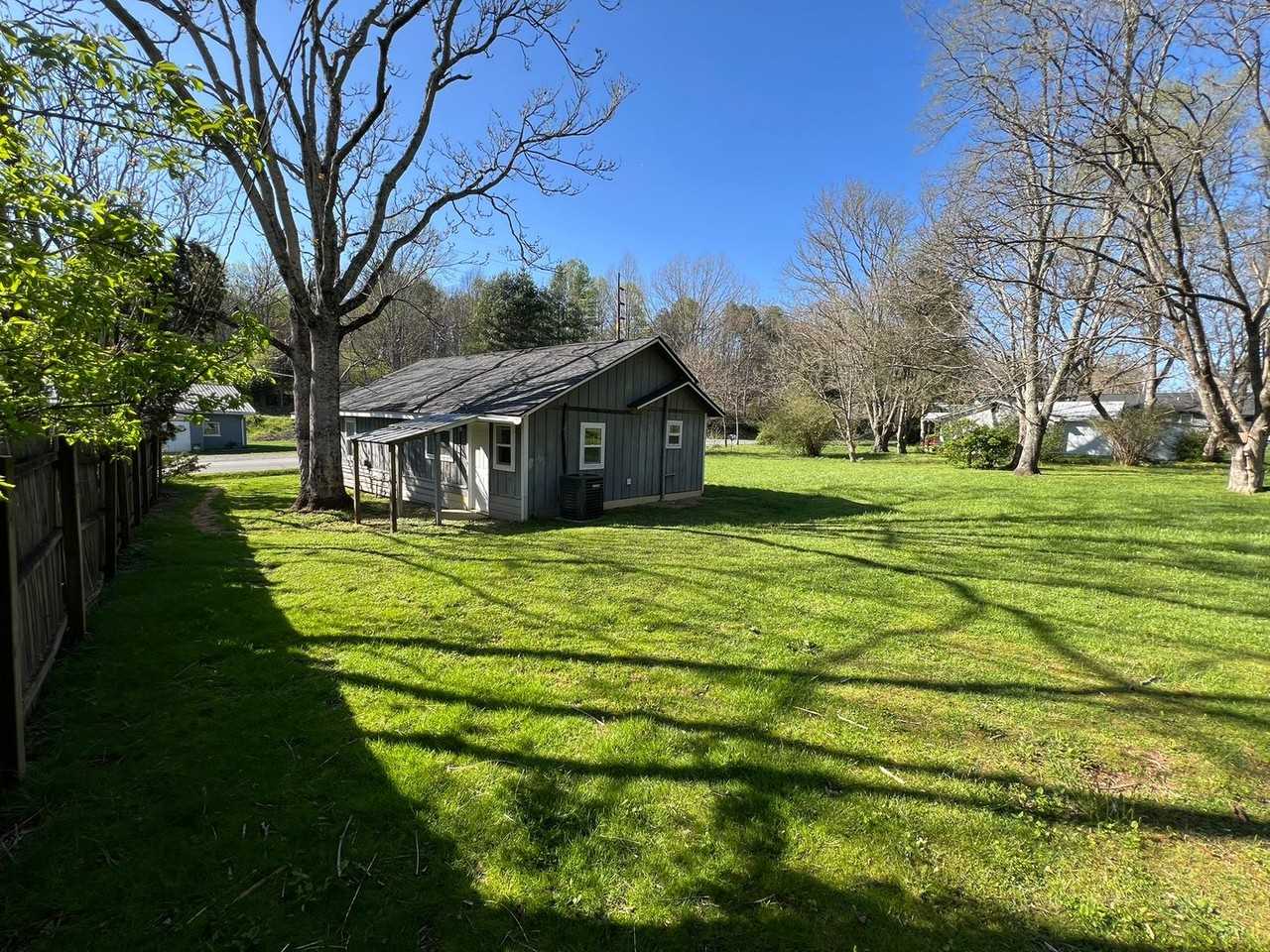 33 Nicholson Creek Rd - Photo 5 of 18