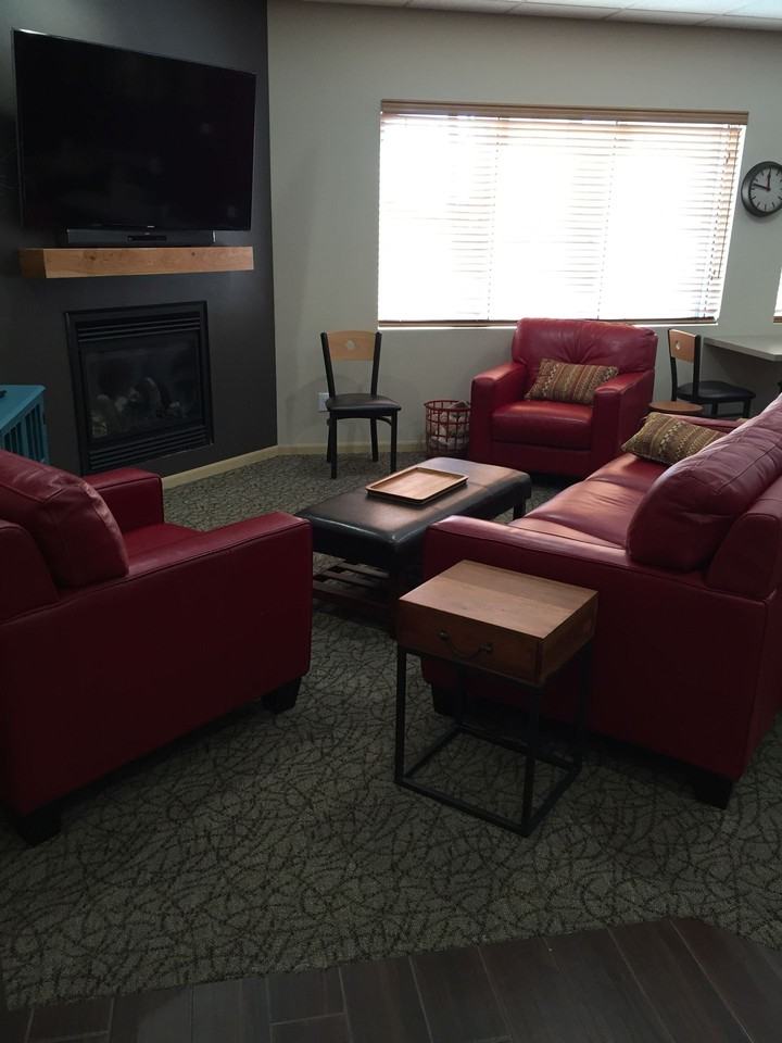 1102 28th Ave S - Photo 3 of 6