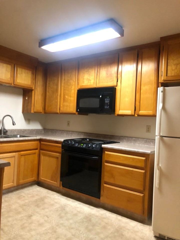 1187 East Ave - Photo 2 of 10