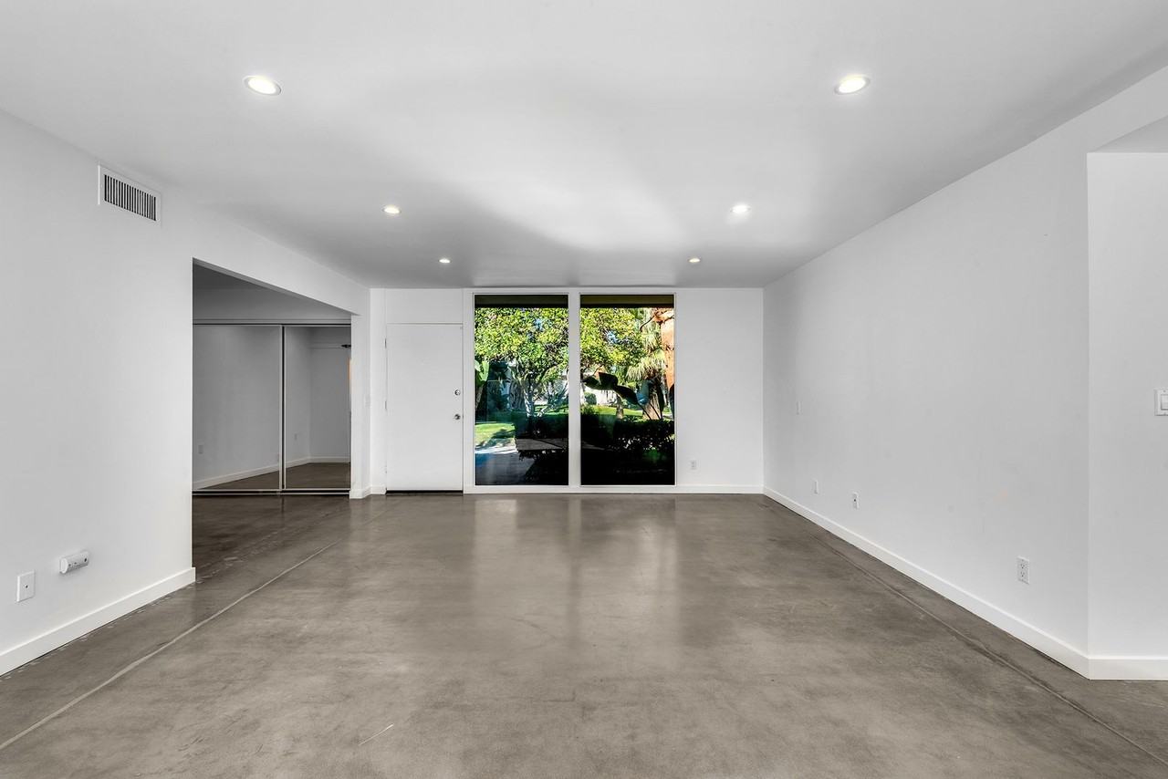 130 W Racquet Club Rd - Photo 7 of 28