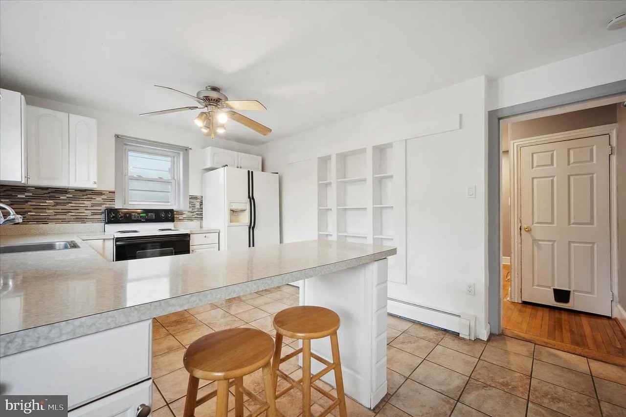 133 W 5th St - Photo 3 of 22