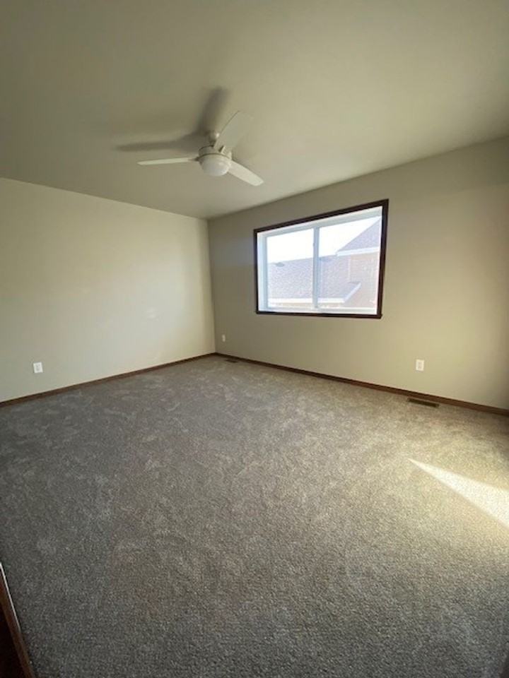 6413 83rd Ave S - Photo 7 of 30