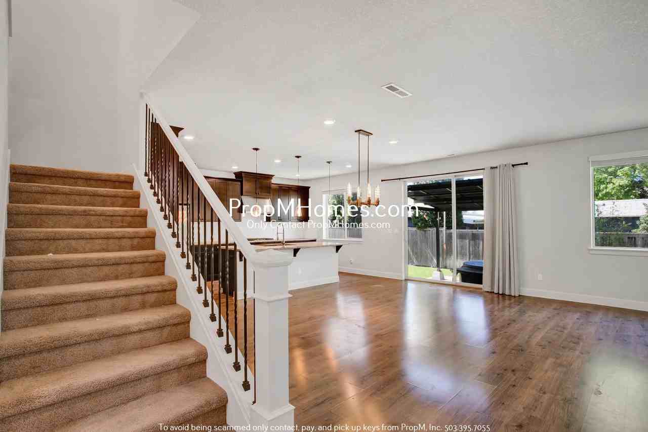 10377 Sw 67th Ave - Photo 2 of 31