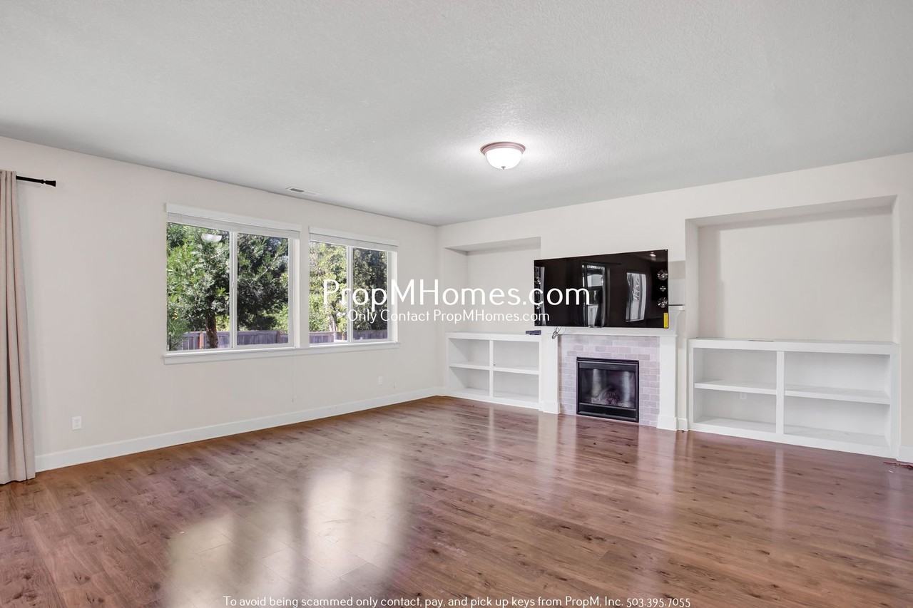 10377 Sw 67th Ave - Photo 3 of 31