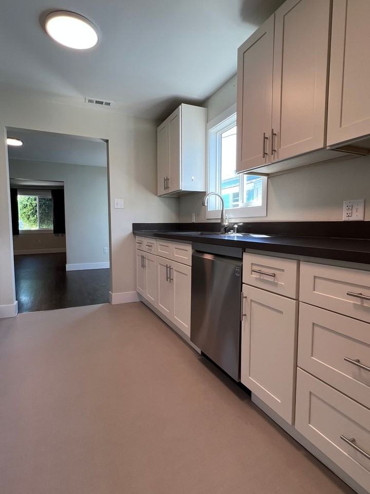 9009 16th Ave Sw - Photo 2 of 11