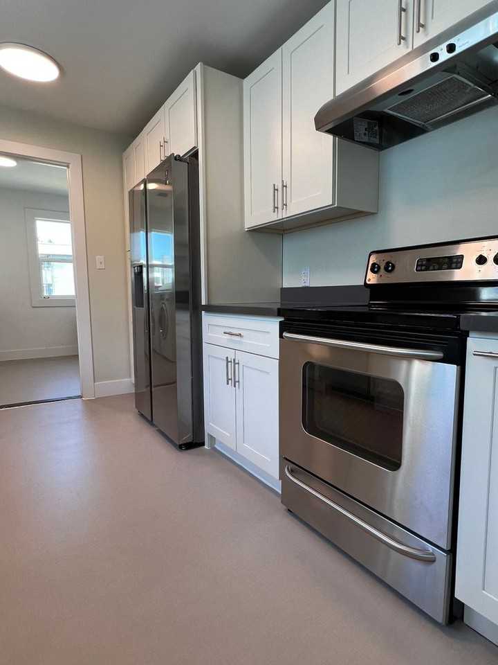 9009 16th Ave Sw - Photo 3 of 11