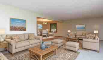 featured image of 1605 E 49th St