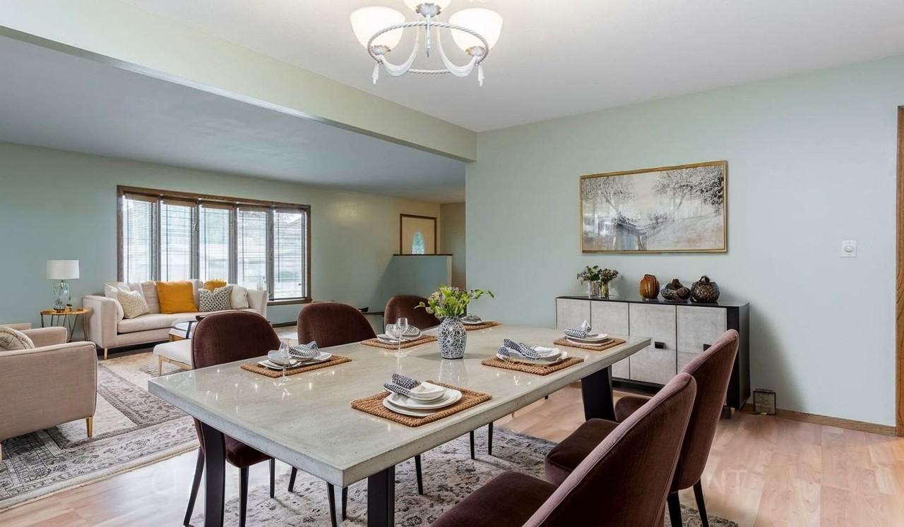 1605 E 49th St - Photo 6 of 29