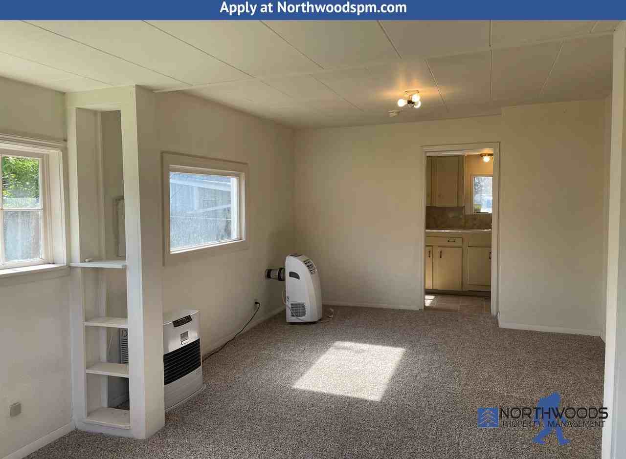 35 Maple St - Photo 3 of 13