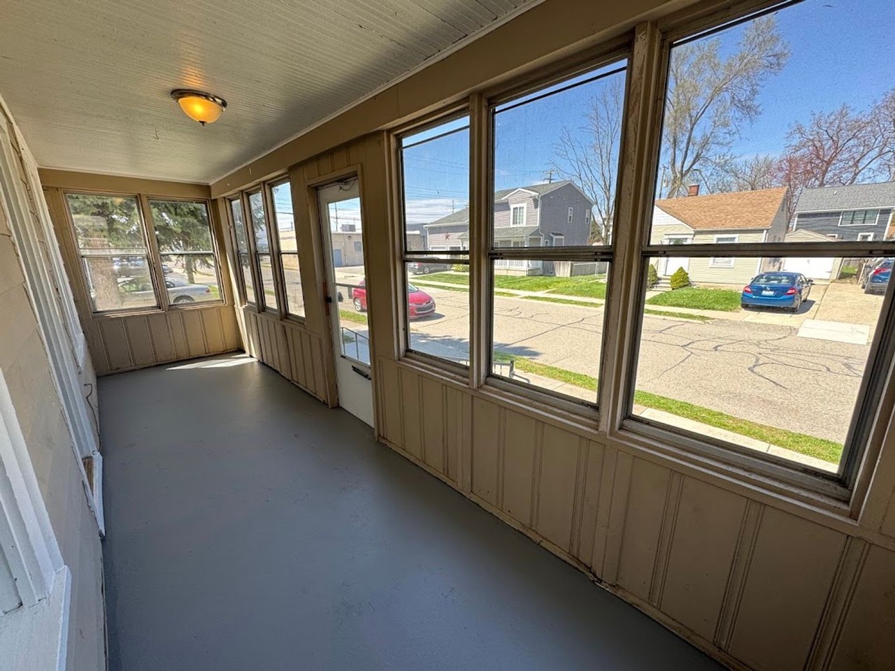 1040 Rosewood St - Photo 5 of 15