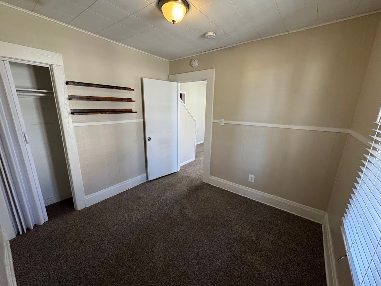 1040 Rosewood St - Photo 7 of 15