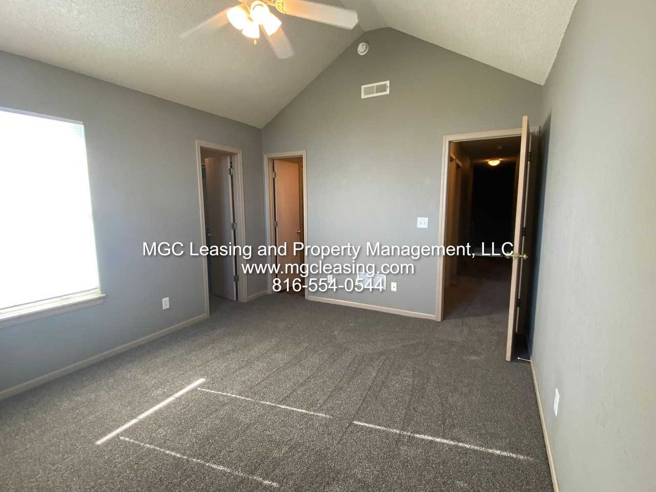 1009 Garden Dr - Photo 2 of 14