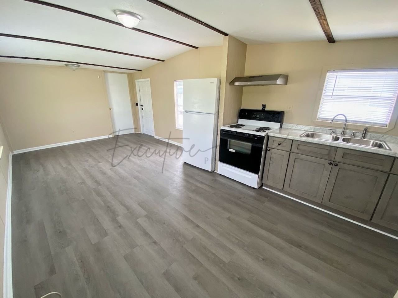 1030 Mildred St #1 - Photo 4 of 14