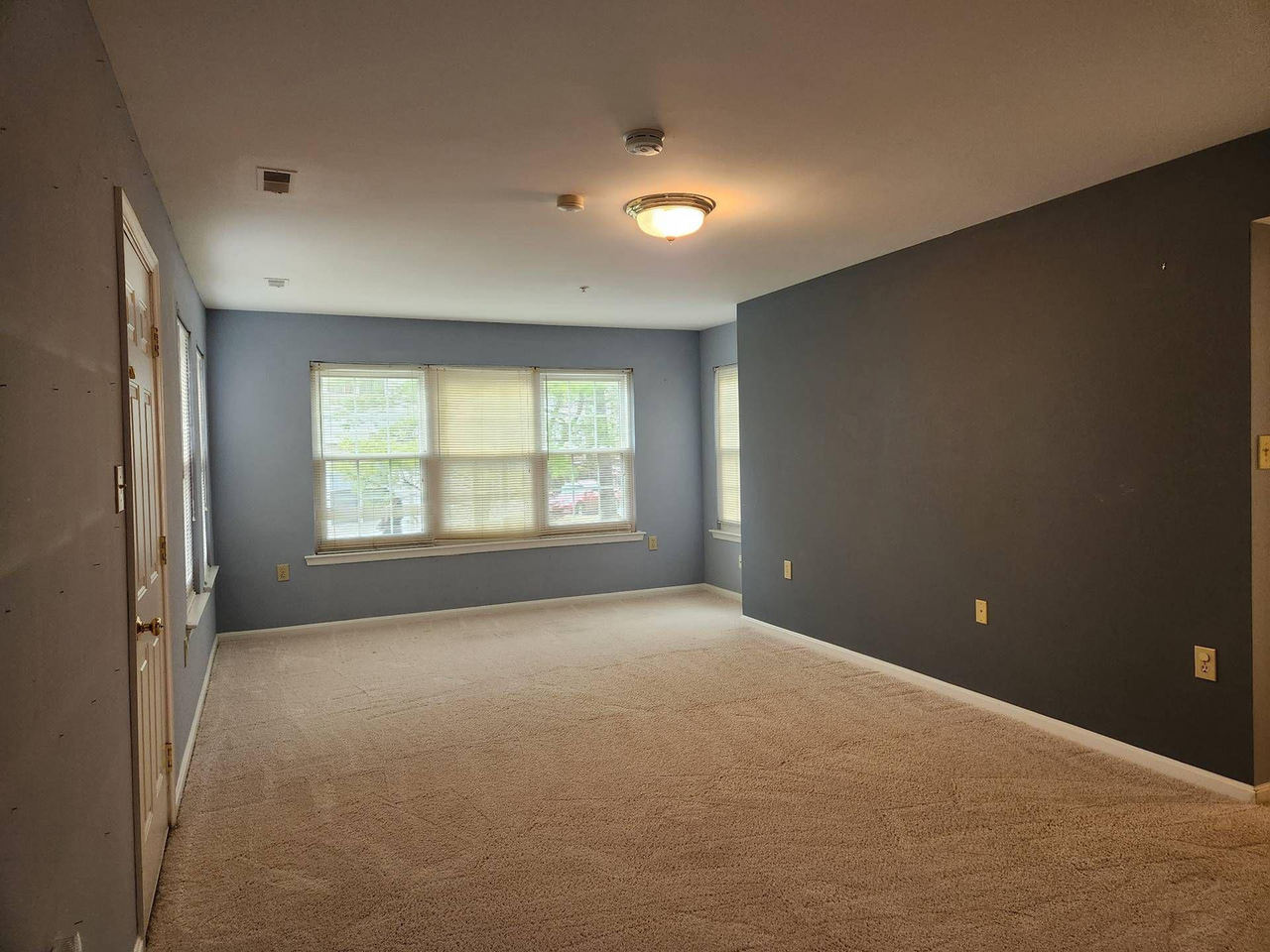 119 Rock Creek Ct - Photo 3 of 10