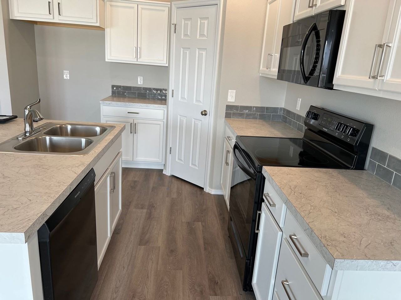 5214 Clearfield Ct - Photo 3 of 50