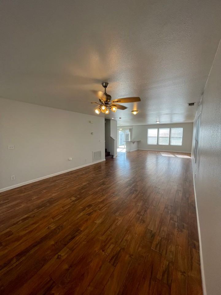 3723 Compass Pointe Ave - Photo 5 of 47