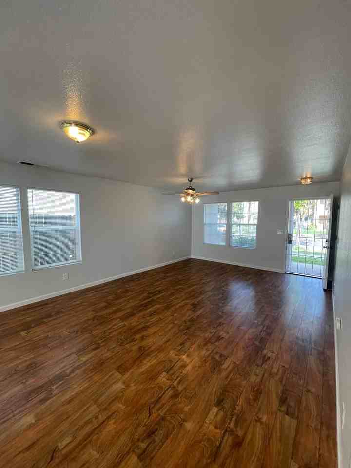 3723 Compass Pointe Ave - Photo 6 of 47