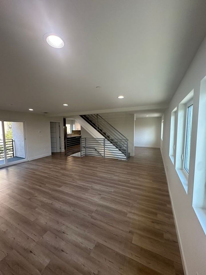 16561 Vine Ter #16561 - Photo 3 of 32