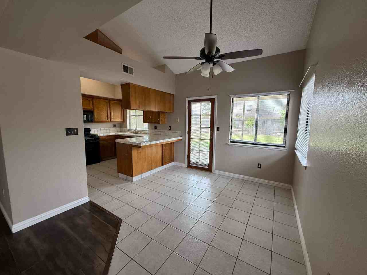 13005 Heidi Ct - Photo 3 of 9