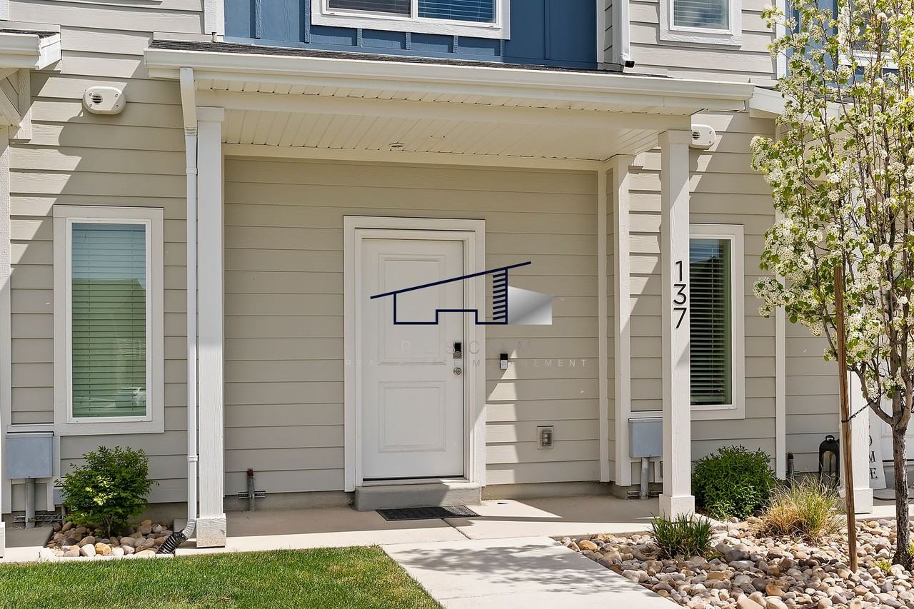 1781 N 300 E - Photo 2 of 30