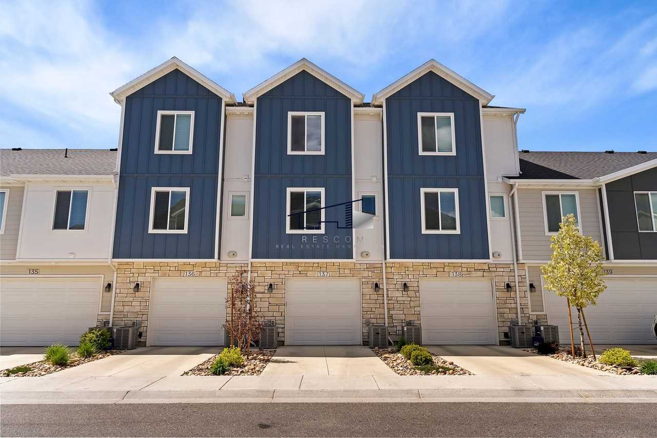 1781 N 300 E - Photo 3 of 30