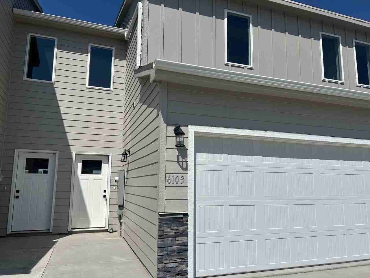 6103 South Alki Place - Photo 2 of 32