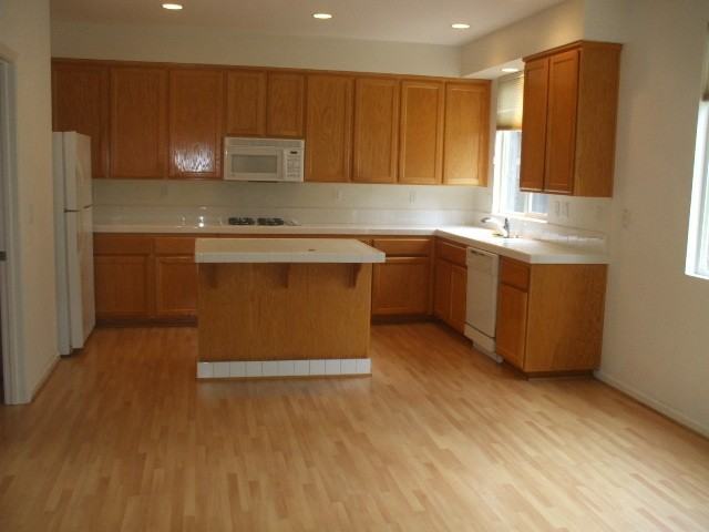 9548 Windrose Ln - Photo 2 of 13