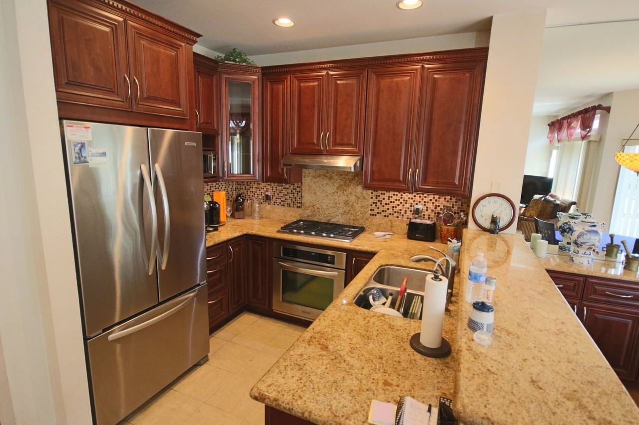 7130 Calabria Ct #D - Photo 5 of 27