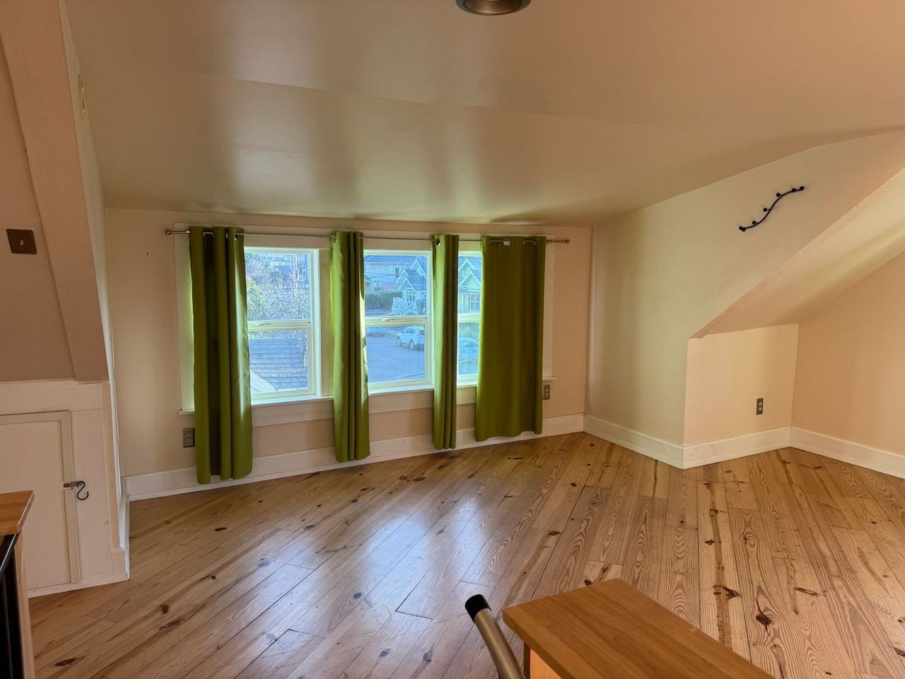 2216 Se 43rd Ave - Photo 2 of 24