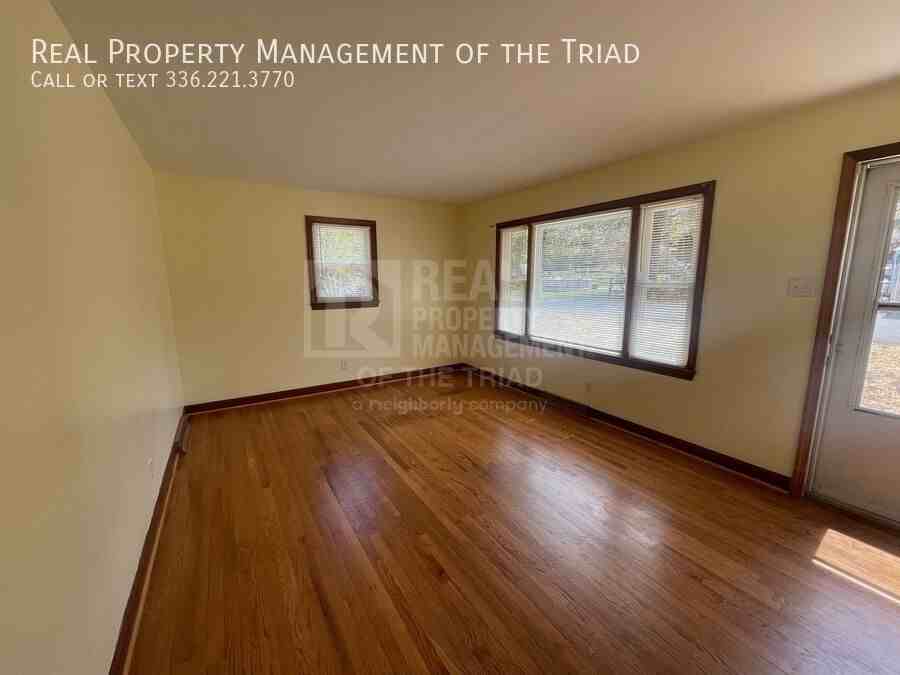 515 Hartman St - Photo 2 of 17