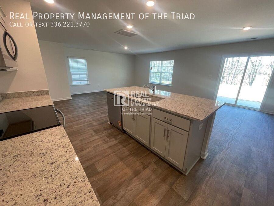 2547 Lily Dr - Photo 2 of 18