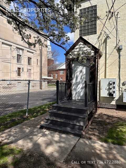 437 West Bancroft Street #4